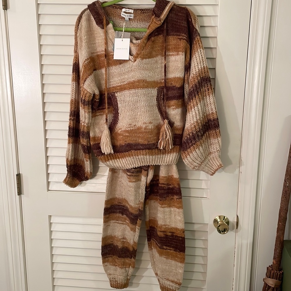 NWT Moon River Cozy Multi Brown, Cream Tan Striped Sweater Hooded Set